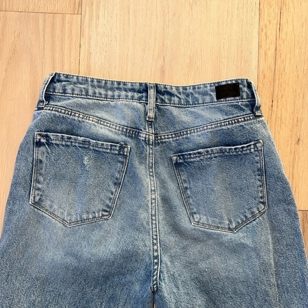 Simple Society Distressed High Rise Jeans Size 27 - Picture 5 of 5